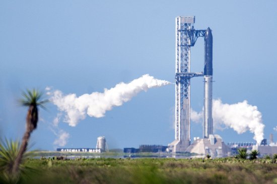 SpaceX星舰首次入轨并部署26颗V3星链卫星 公司CFO称其为“创收飞行	”