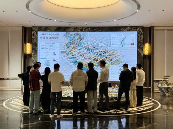 实探｜国庆假期上海楼市热度不减：新房售楼处“9点不到就有客户来了”，二手房议价空间持续收窄