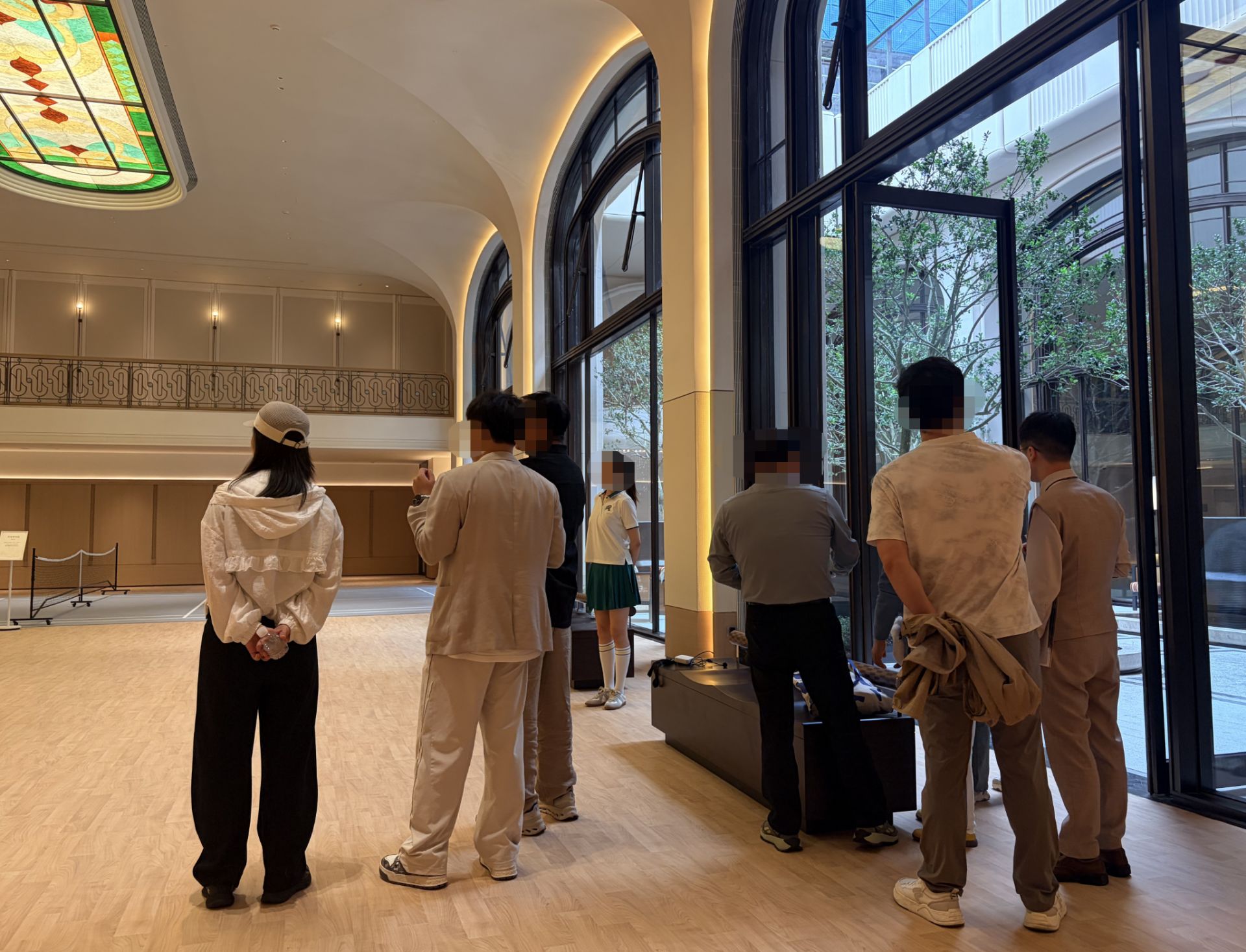 实探国庆假期上海楼市：全家出动看房成风，有项目3天销售额超2亿元